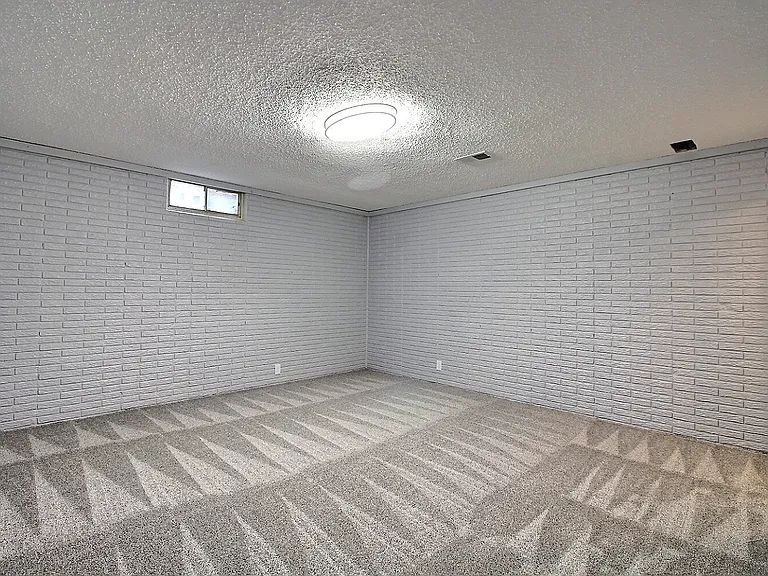 2669 Idaho Ave — Photo 15