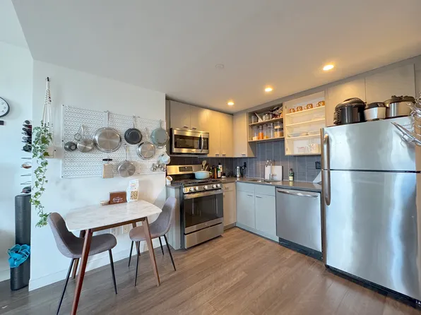 185 Avenue B image 2 of 11