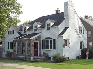 17901 Maplecliff Rd, Cleveland, OH 44119