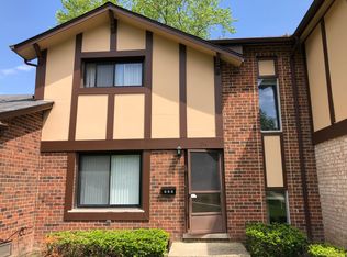 18W234 Buckingham Ln, Villa Park, IL
