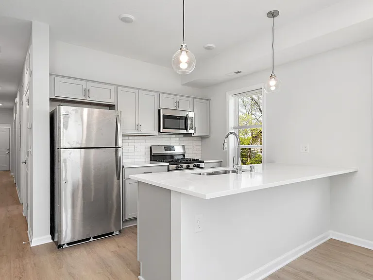 2810 Fremont Ave S — Photo 1