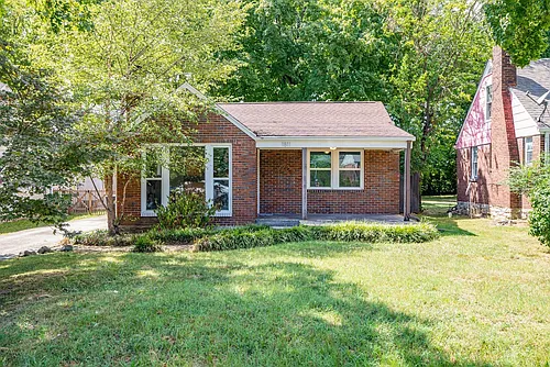 1811 Stewart Pl Photo 1