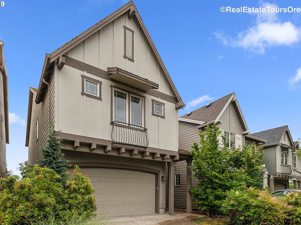 1st image of 101 NE Stonebriar Ln