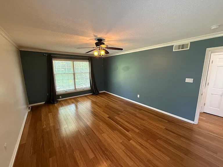 2500 Bluff Blvd — Photo 6