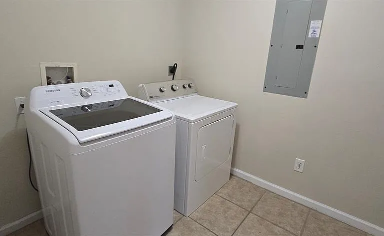 5401 NW 63rd Pl — Photo 9