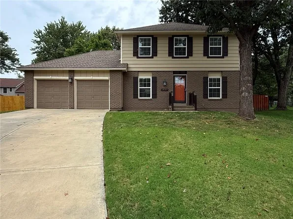 1807 S Kiowa Ct, Olathe, KS 66062