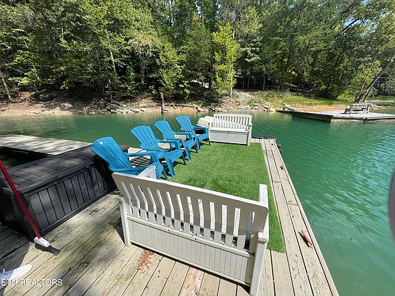 4th image of 178 Mill Creek Ct