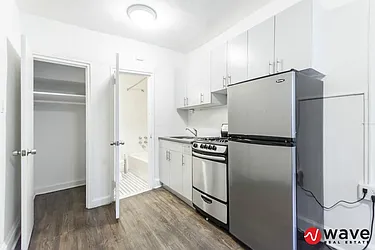 Rented by Wave Real Estate Group