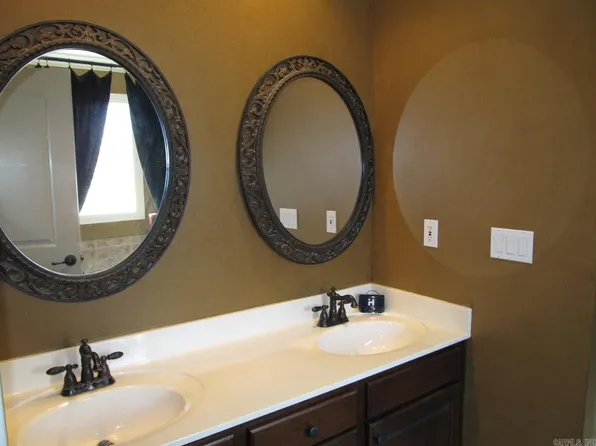 (undisclosed Address), Jonesboro, AR 72404