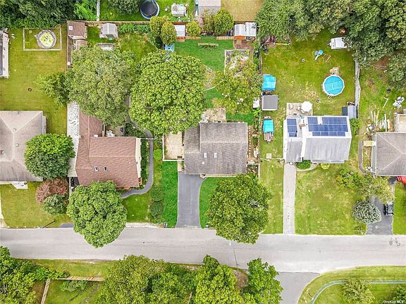 4th image of 60 Westwood Dr