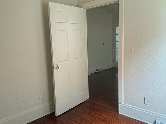 5th image of 6018 22nd Ave