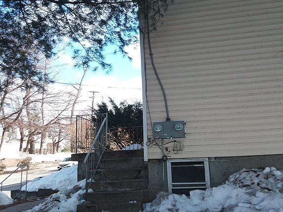 2nd image of 49 W Railroad Ave #2F