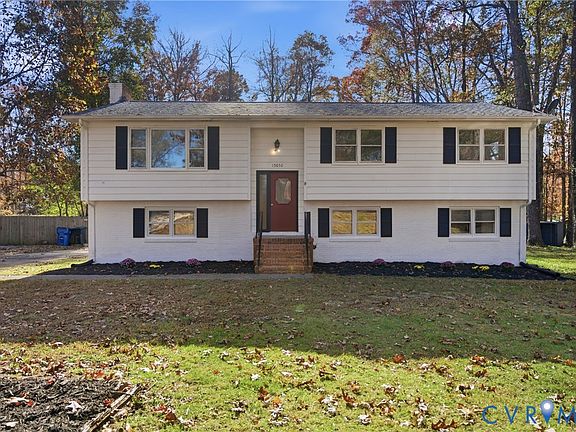 3rd image of 15050 Horseshoe Bend Dr