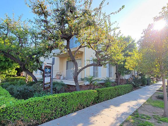 3rd image of 830 Arizona Ave #206