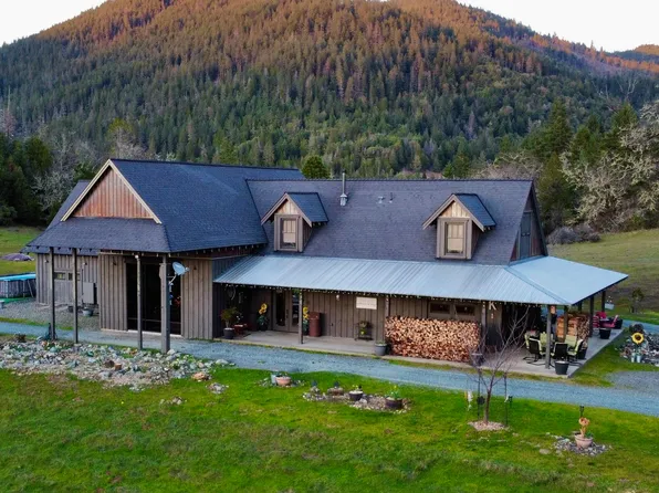 158 Daisy Mine Rd, Wolf Creek, OR 97497