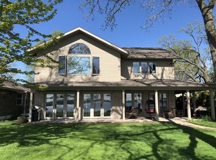 1172 Bowles Rd, Antioch, IL 60002