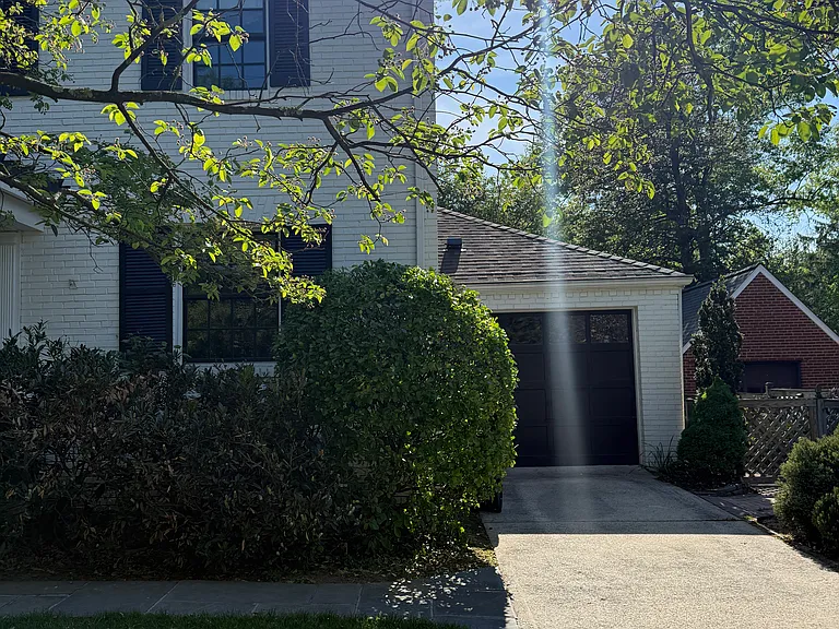 9222 Whitney St — Photo 32