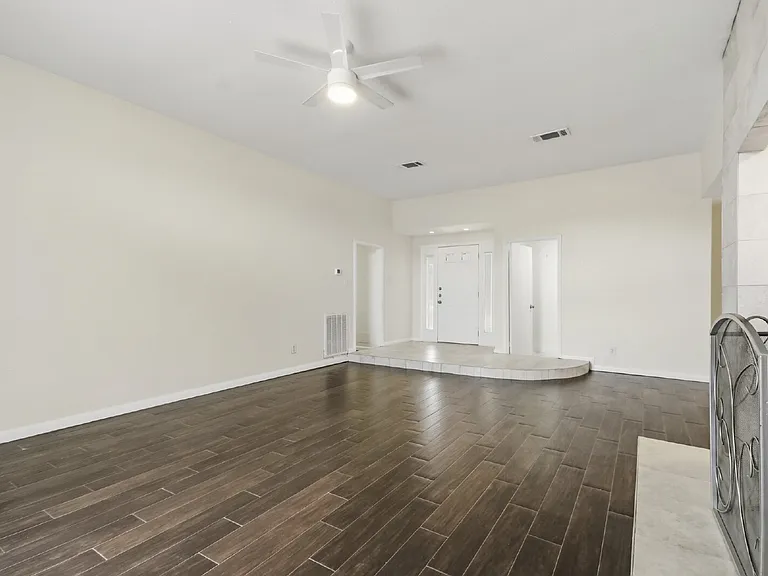 830 Seacliff Dr — Photo 6