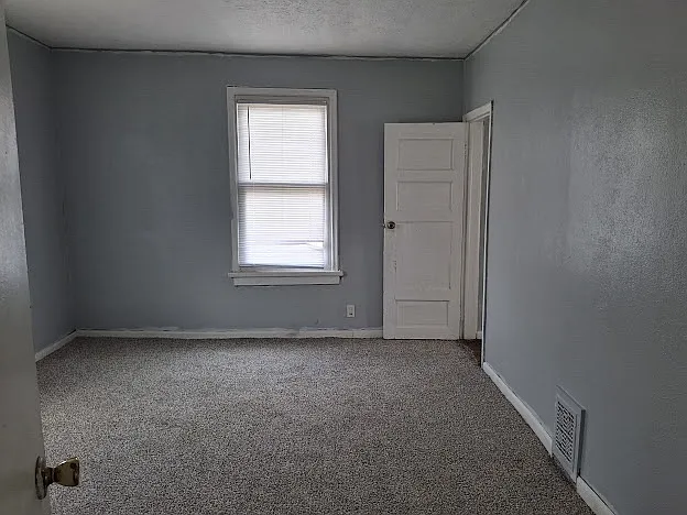 411 Morgan St — Photo 8