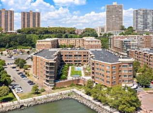 22 Avenue At Port Imperial APT 415, West New York, NJ 07093