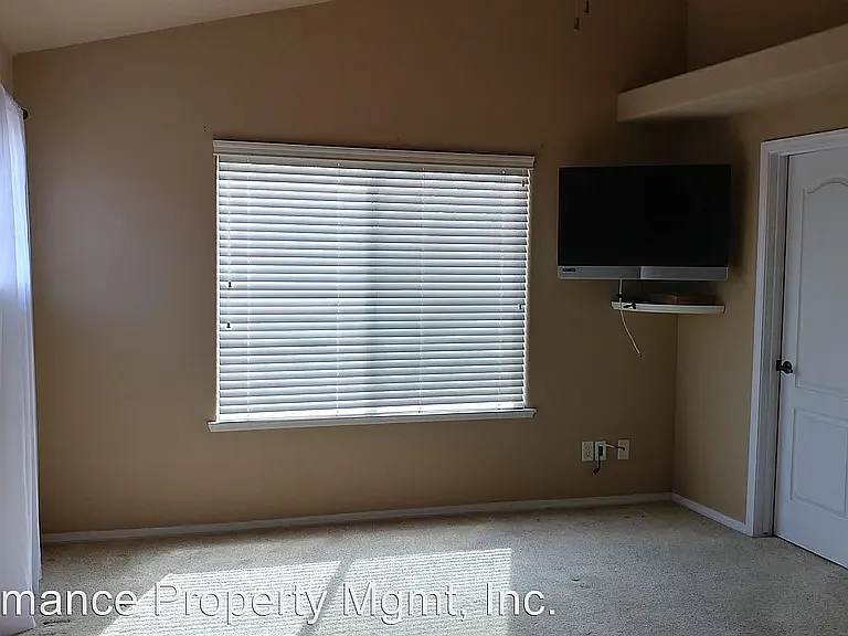 2944 Norwich Ave — Photo 16