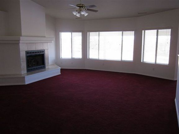 2nd image of 1280 E Morning Glory Ln