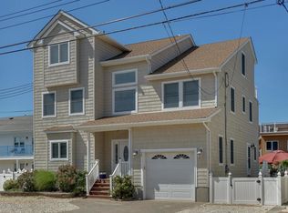 28 1st Ave, Seaside Park, NJ 08752