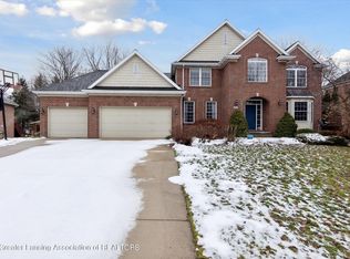6425 Heathfield Dr, East Lansing, MI 48823