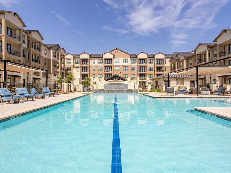Cadence Creek Towne Lake - Resort Style Courtyard & Pool -6 (1)