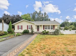 32 Grove St, Wharton, NJ 07885