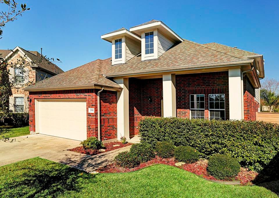 1st image of 2556 Blue Heron Cir