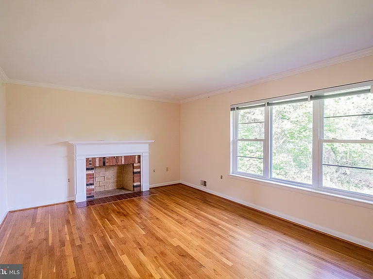 6608 Fairlawn Dr — Photo 8