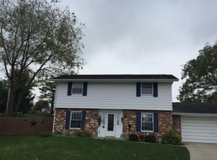 426 Robin Hood Ct, Springfield, OH 45505