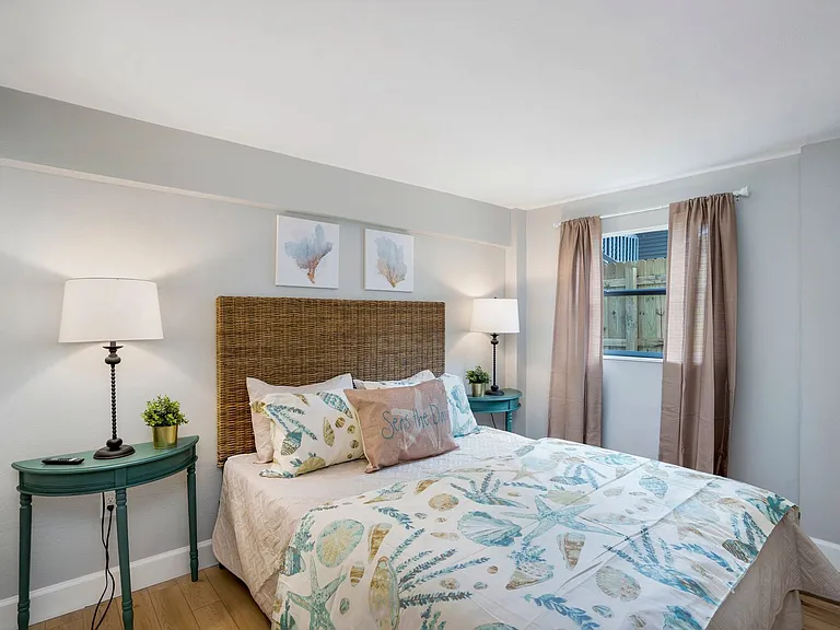 4705 Hollingsworth Ave — Photo 8