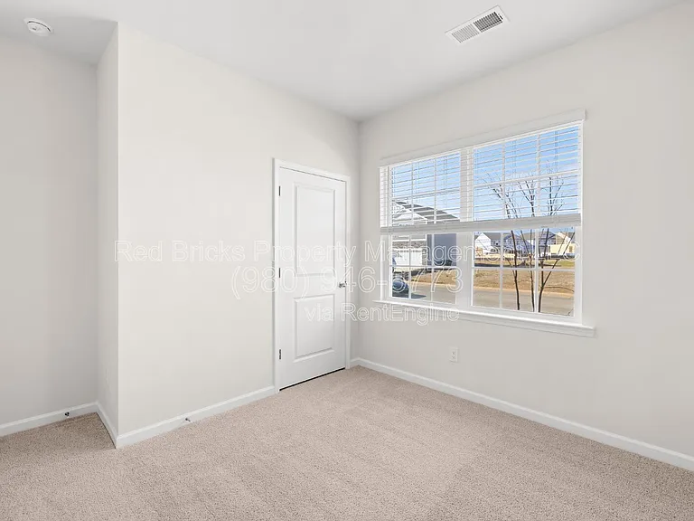 1312 Secrest Commons Dr — Photo 5