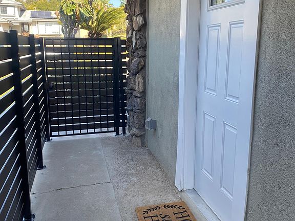 2nd image of 619 W Avenida De La Merced #619