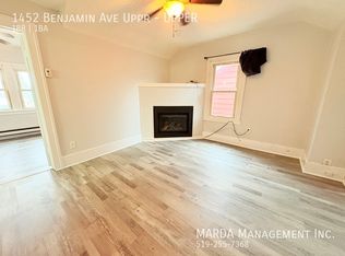 1452 Benjamin Ave, Windsor, ON N8X4N1