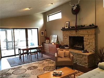 5th image of 460 Woodland Dr