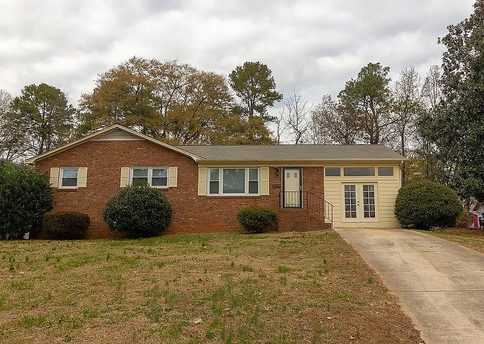 408 Pineview Dr