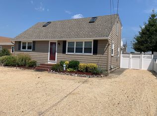 315 W 14th St, Ship Bottom, NJ 08008