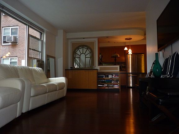 3rd image of 575 Grand St APT E404