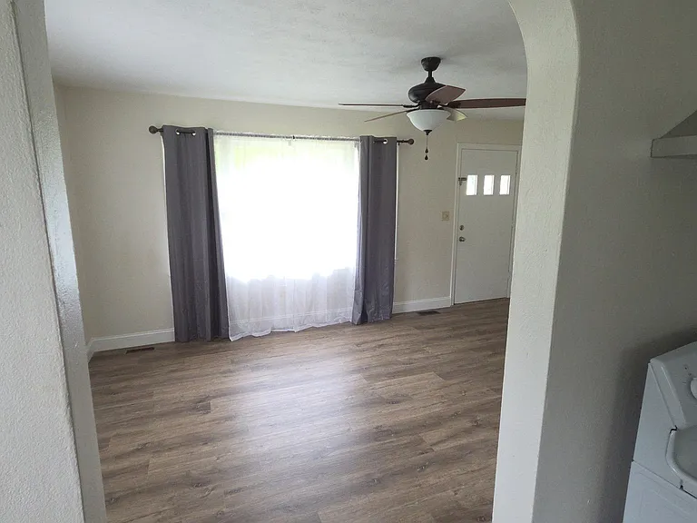 113 Druin St — Photo 10
