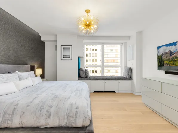 146 West 57th Street image 7 of 14