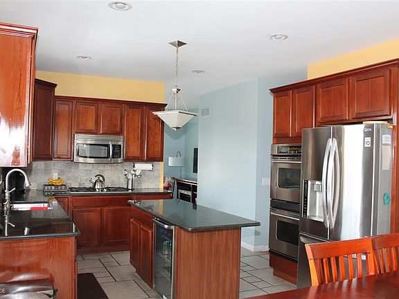 4th image of 49405 Golden Park Dr