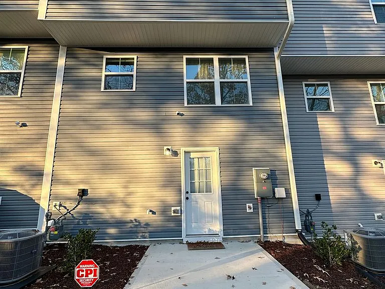 1104 Pale Moss Dr — Photo 2