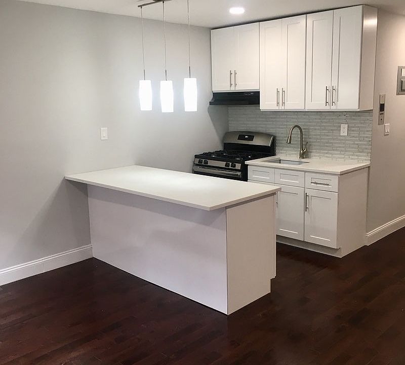 1st image of 56 Livingston St APT 1
