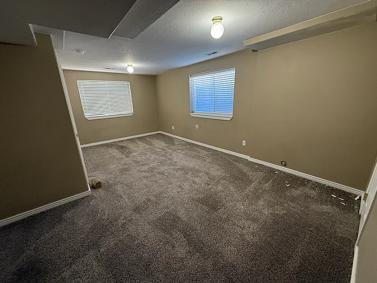4091 S 1100 W — Photo 19