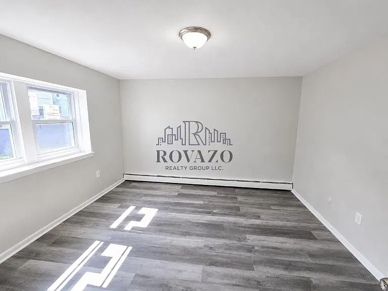 2 bed, 650 sqft, $1,650 — Photo 4