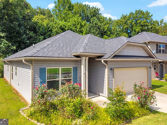 3rd image of 456 Highland Pointe Dr