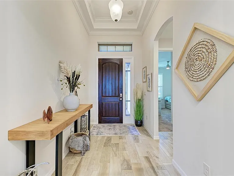 228 Maraviya Blvd — Photo 8